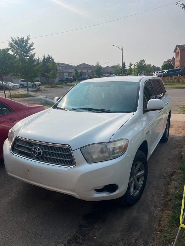 Toyota highlander hybrid 2008 in Cars & Trucks in Mississauga / Peel Region