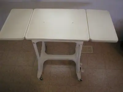 SERVICE MEDICAL TABLE FOR CABINET MEDECIN INFIRMERIE HOPITAL, View more