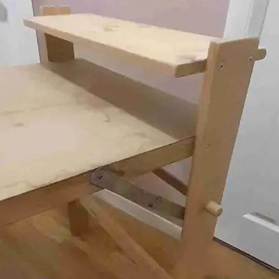 This wooden desk is perfect for arts and crafts projects, or for packaging projects. Length: 120 cm...