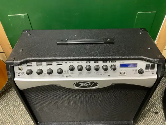 PEAVEY VYPYR PRO 100 AMP WITH POWER GOOD SHAPE in Amps & Pedals in North Bay - Image 3