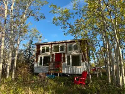 Dry tiny house for rent, 650 square feet, located in Ibex Valley, 30 minutes from town on a small ho...