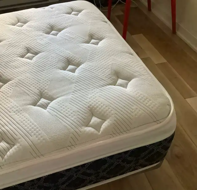 Matelas lit simple XL et base in Beds & Mattresses in Longueuil / South Shore - Image 6