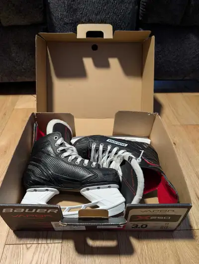 Bauer Vapor X250 JR Skates - Size 3 R, View more