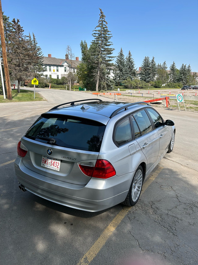 2007 BMW 328xi Touring  in Cars & Trucks in Calgary - Image 2