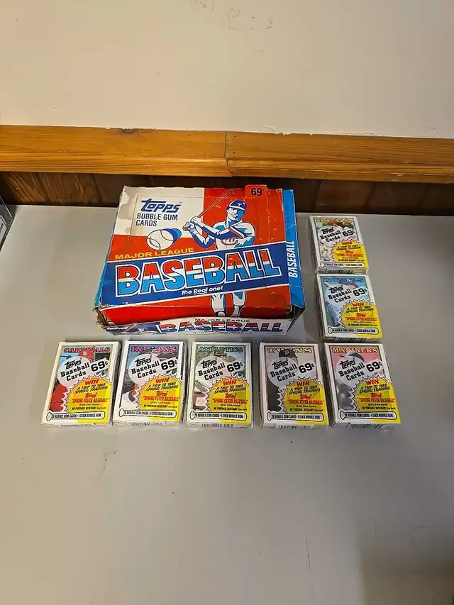1989 Topps Baseball Cards 69c Factory Sealed Trading Cards  31 P in Baseball & Softball in St. Catharines - Image 2