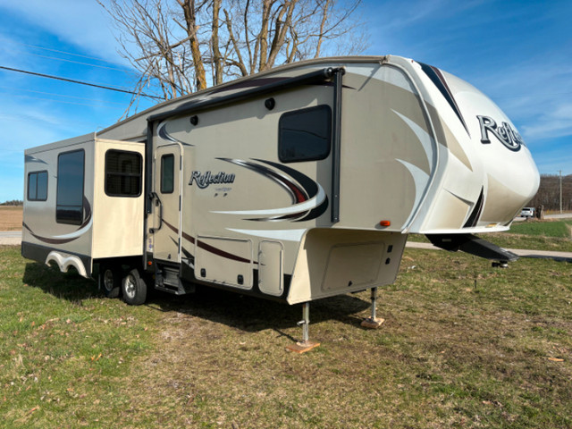 2016 GRAND DESIGN 303RLS in Travel Trailers & Campers in Barrie