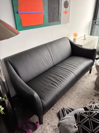 Structube faux black leather sofa. 3 seater. Good condition. Dimensions: 190 cm x 86 cm