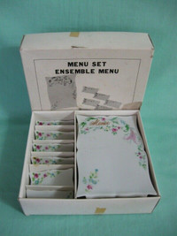 VINTAGE 1970s ENSEMBLE TABLE MENU PORCELAINE MENU TABLE SET