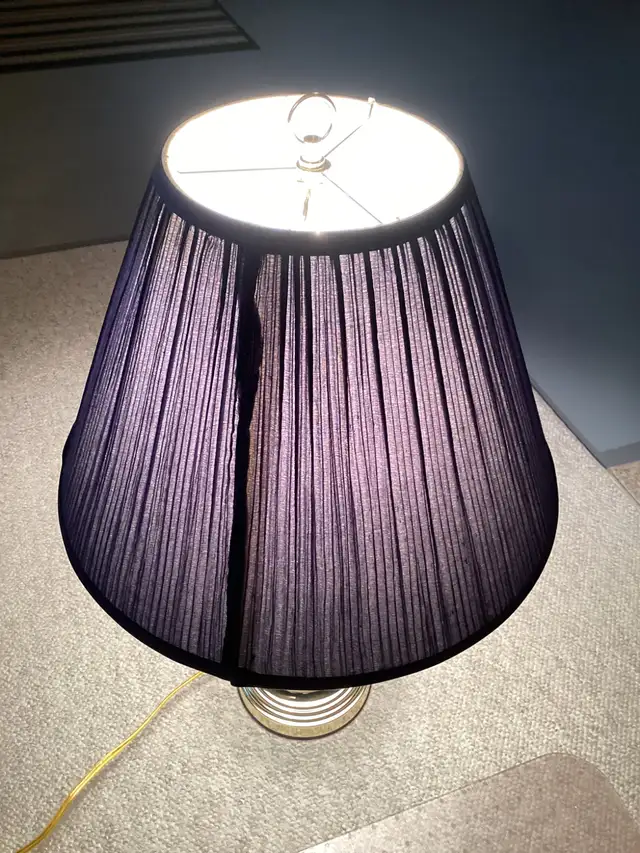 Touch Activated Trilight Table Lamp in Home Décor & Accents in Saskatoon - Image 4