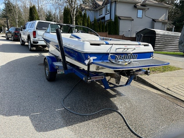 2008 Malibu LX Top Shape with top shape trailer for sale in Powerboats & Motorboats in Tricities/Pitt/Maple