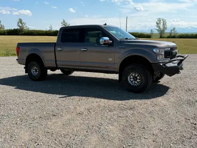 2019 Ford F-150 Kingranch -138,000km -excellent shape, clean history/ carfax -ready to hit the road...