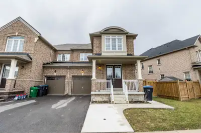 Spacious 4bed & 2.5WR Upper-Level Home Mississauga Rd & Williams
