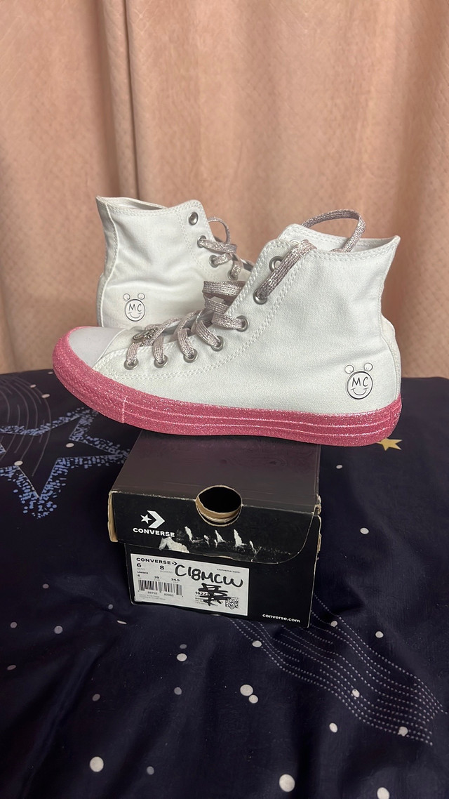 Converse x Miley Cyrus shoes dans Femmes - Chaussures  à Laval/Rive Nord
