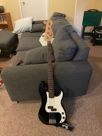 Squire P Bass like new
