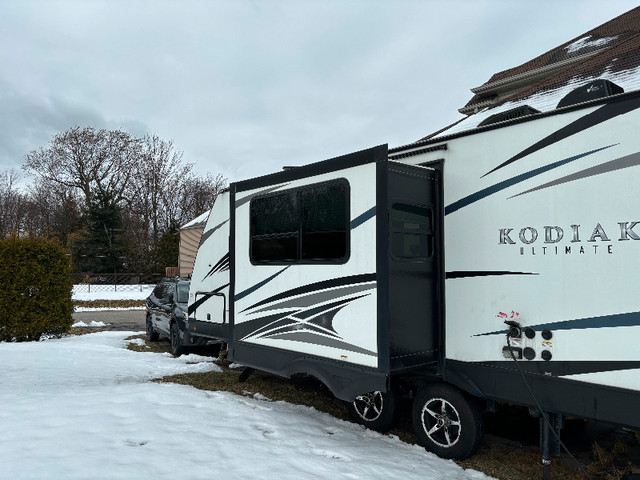2018 Kodiak ultimate RV 240bhsl for sale dans VR et caravanes  à Ouest de l’Île - Image 3