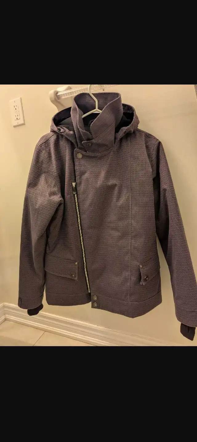 woman's powder room medium jacket in Women's - Tops & Outerwear in Mississauga / Peel Region - Image 2