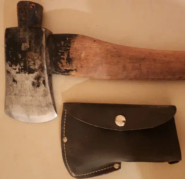Post Hole Digger, Axe, Tree Timmer - Read Description in Outdoor Tools & Storage in Edmonton - Image 8