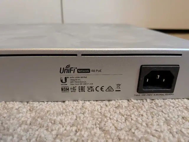 Ubiquiti 48 port POE switch486356611289600003