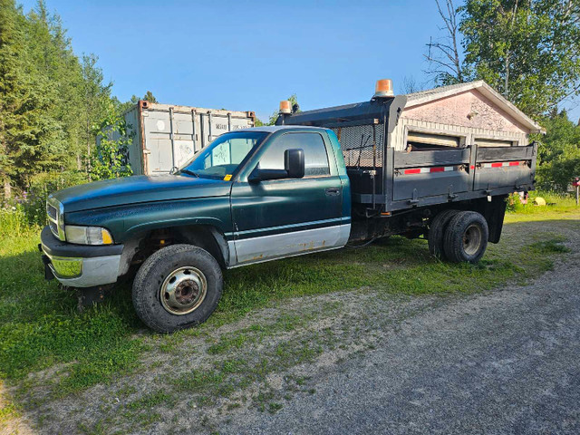 2001 Dodge Ram 3500 4x4 Cummins in Cars & Trucks in Sudbury