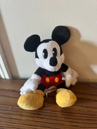 Doesn’t have original tags, in good condition