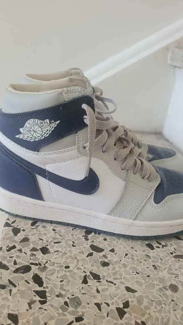 Air Jordan 1 - bleu marin in Men's Shoes in City of Montréal - Image 2