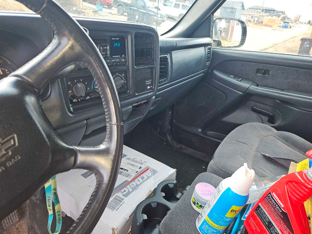 2002 chev 1500 2wd in Cars & Trucks in Fort McMurray - Image 3