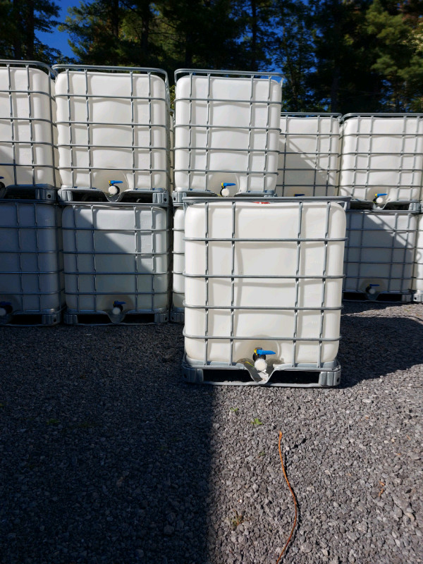 Water ibc tanks. Container 275 gallons for transportation water Other Ottawa Kijiji