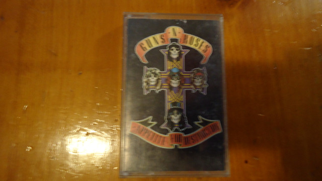 GNR/appetite for destruction  music tape/cassette album in CDs, DVDs & Blu-ray in Gatineau