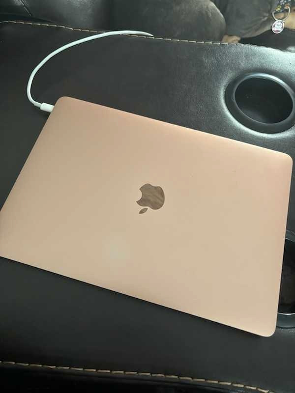 2020 rose gold Mac book air  in Laptops in Ottawa