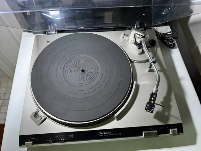 Technics SL3200 Direct Drive Turntable w Shure M91ED Cartridge in Stereo Systems & Home Theatre in City of Toronto - Image 4