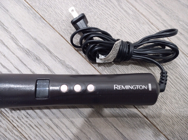 Like New Remington ½”-1” Pearl Ceramic Conical Curling Wand in Health & Special Needs in Oakville / Halton Region - Image 3