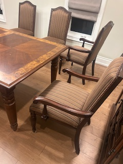 Dinning table, bed for sale in Dining Tables & Sets in Markham / York Region - Image 4