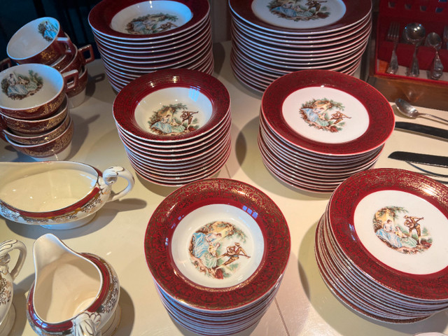 Set de vaisselle antique (Couleur rouge) dans Vaisselle et articles de cuisine  à Ville de Québec - Image 4