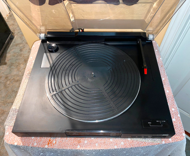 Sansui Fully Automatic Linear Tracking Turntable P-L45 in Stereo Systems & Home Theatre in Ottawa - Image 3
