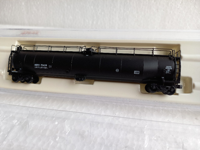 N scale 3 tank cars in Hobbies & Crafts in Mississauga / Peel Region - Image 2