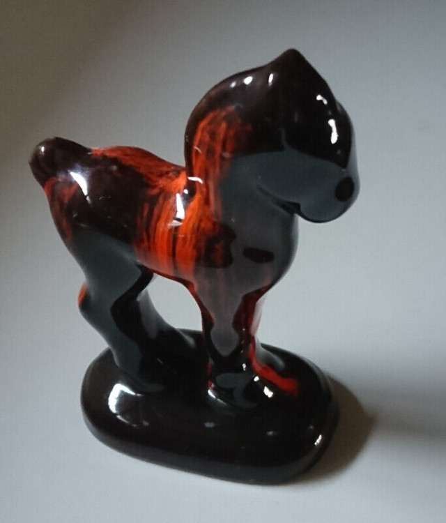 Vintage Rare Canadian Canuck Pottery Mini Horse Figurine in Arts & Collectibles in Oshawa / Durham Region - Image 2