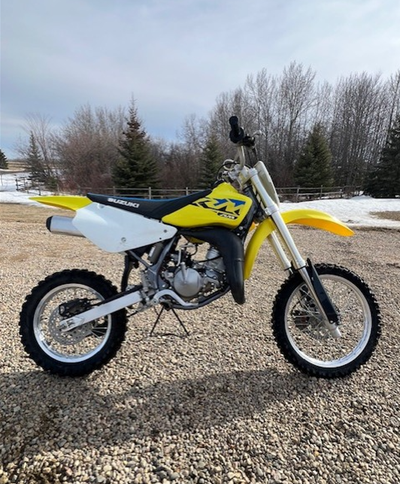 My son has outgrown this bike, very low hrs, field and trail riding. Kicks over and fire right up ea...