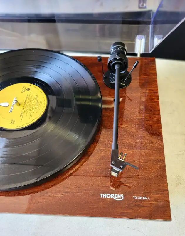 THORENS TD-295 MK IV DRIVE BELT TURNTABLE in Stereo Systems & Home Theatre in City of Toronto - Image 3