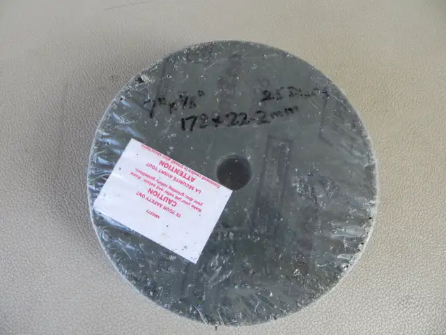 7 Inch Sanding Disc 25 Pk in Hand Tools in Peterborough - Image 4