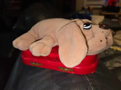 vintage original 1980s pound puppies radio works , View more