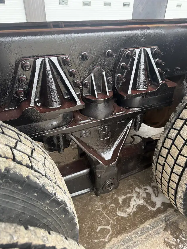 Mack Granite Dump Truck in Heavy Trucks in Oshawa / Durham Region - Image 14