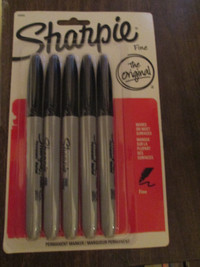 package of 5 black sharpie markers