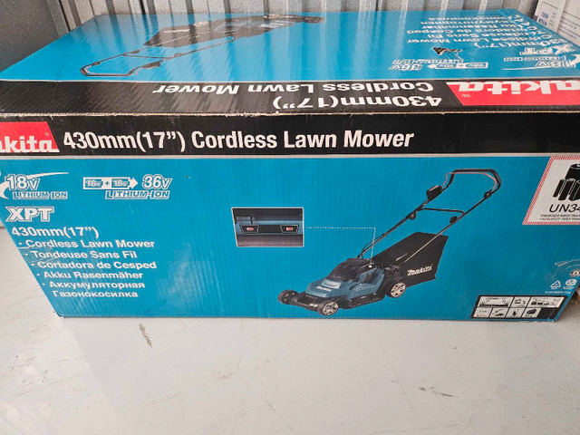 Cordless MAKITA lawnmower in Lawnmowers & Leaf Blowers in Oakville / Halton Region