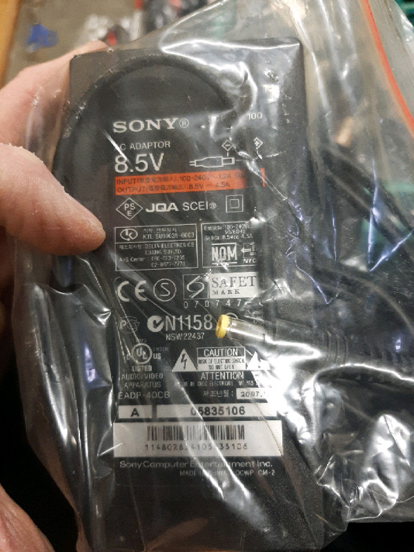 Sony ac adapter output 8.5 V 4.5A in General Electronics in Trenton