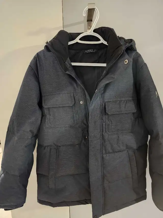 Never worn - Men's winter jacket - Size small in Kids & Youth in Mississauga / Peel Region - Image 2