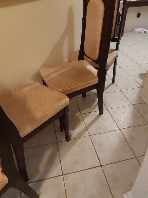 Free chairs in Other in Oshawa / Durham Region