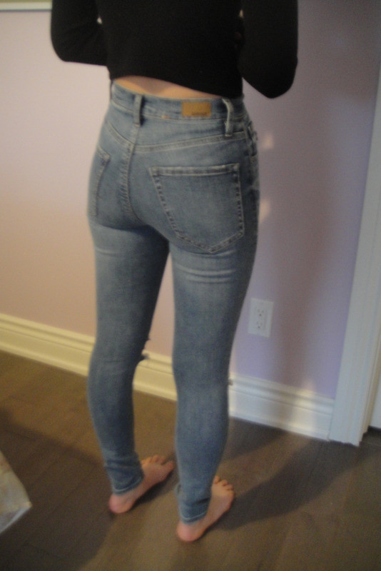 Women Juniors Garage High Rise Jeans Size 0.  W24" Distressed in Women's - Bottoms in Markham / York Region - Image 3
