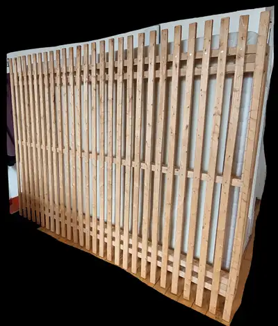 Gratuit : cadre de lit en bois (free wooden bed frame), View more
