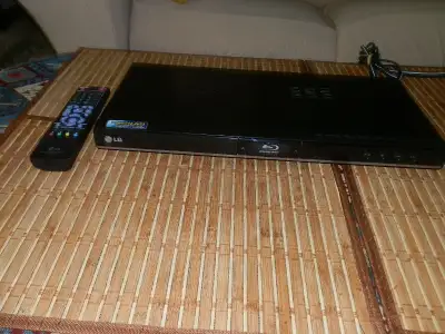 LG BLU-RAY DISC PLAYER MODEL NO. BD350C, REMOTE, View more