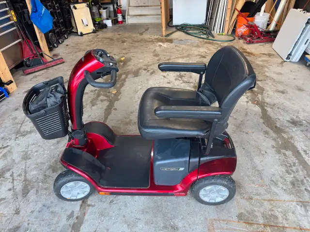 Pride Victory 10 4-Wheel Mobility Scooter – NEW BATTERIES62863728739713123
